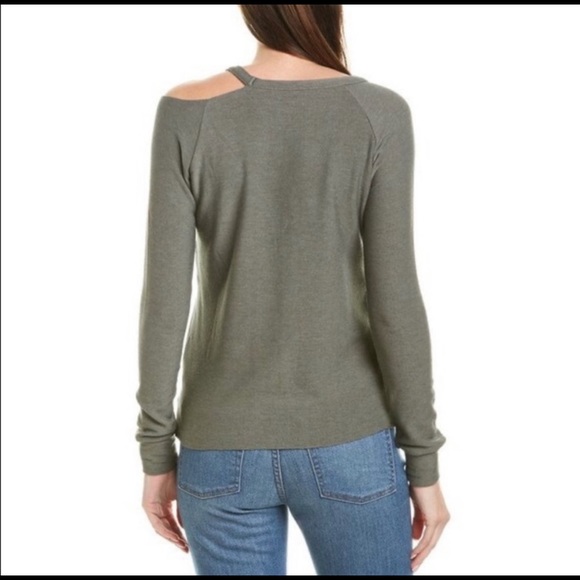 NWT CHASER LOVE STARS PULLOVER SWEATSHIRT SWEATER! RETAILS FOR $79 - SOLD OUT! - Picture 2 of 2